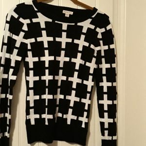 Merona lightweight sweater with cross detail.